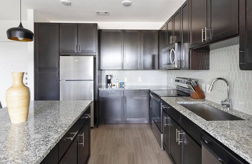 Fort Worth Apartment | Landing | Spectacular 1BD, Clubhouse, Courtyard