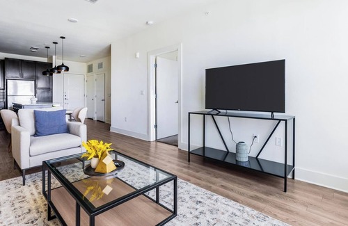 Fort Worth Apartment | Landing | Spectacular 1BD, Courtyard, Pool
