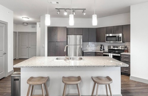 Haltom City Apartment | Landing | Spectacular 2BD, Pool, Courtyard