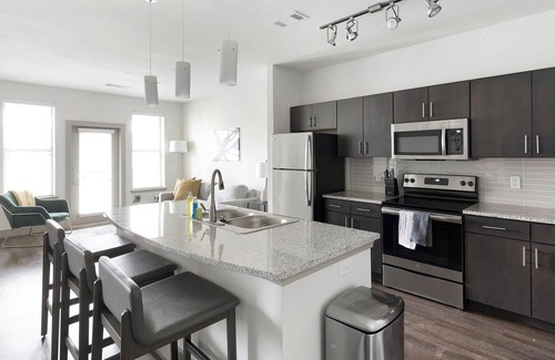 Haltom City Apartment | Landing | Spectacular 1BD, Yoga Studio, Pool