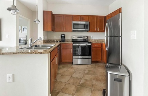 Chillum Apartment | Landing | Spectacular 2BD, Gym, Pool