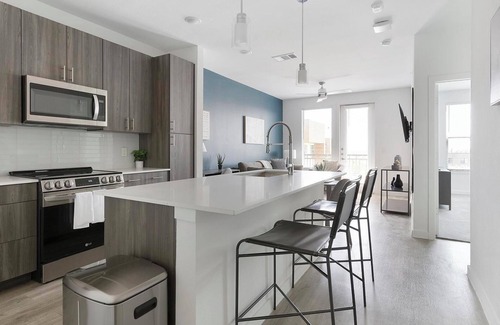 San Antonio Apartment | Landing | Spectacular 1BD, Pool, Clubhouse