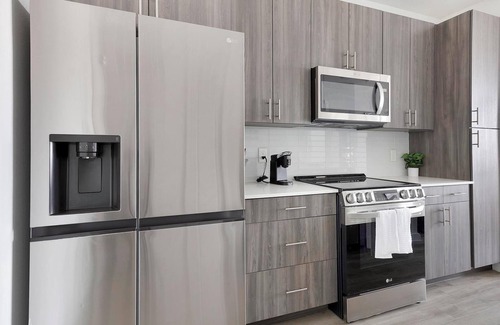 San Antonio Apartment | Landing | Spectacular 1BD, Pool, Clubhouse