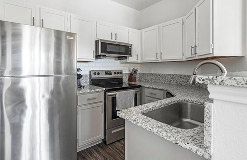 Stone Oak Apartment | Landing | Spectacular 1BD, Gym