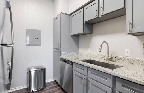 Pipers Meadow Apartment | Landing | Spectacular 1BD, Clubhouse, Gym