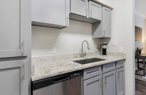 Pipers Meadow Apartment | Landing | Spectacular 1BD, Clubhouse, Gym