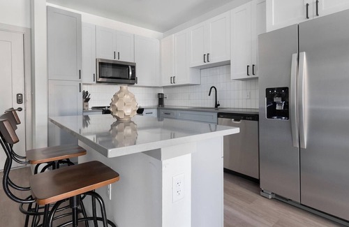 Springfield Apartment | Landing | Stunning 1BD, Courtyard, Pool