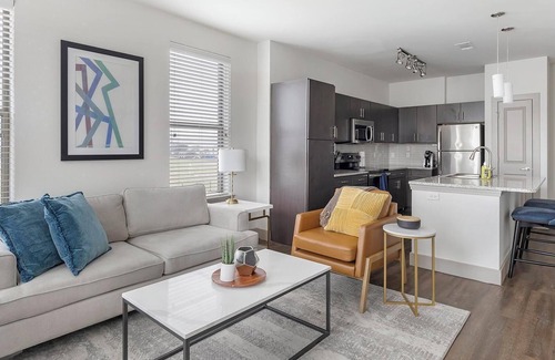 Haltom City Apartment | Landing | Stunning 1BD, Yoga Studio, Courtyard