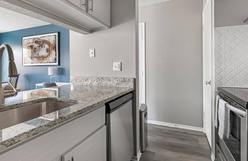 Royal Ridge Apartment | Landing | Stunning 1BD, Pool, Clubhouse