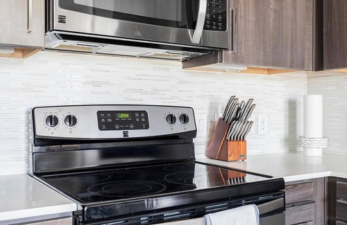 Forest Crest Apartment | Landing | Stunning 1BD, Pool, Clubhouse