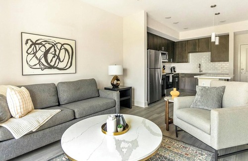 Palmetto Apartment | Landing | Stunning 1BD, Clubhouse, Yoga Studio