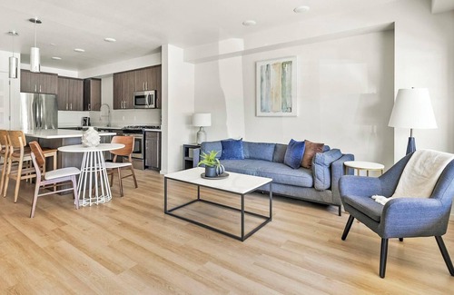 Hayden Island Apartment | Landing | Stunning 1BD, Clubhouse, Pool