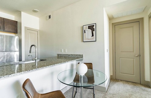 Spring Apartment | Landing | Stunning 1BD, Clubhouse, Courtyard
