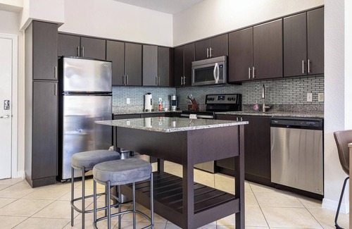 Miramar Apartment | Landing | Stunning 1BD, Gym, Clubhouse