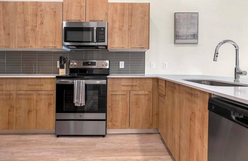 Florida Center Apartment | Landing | Stunning 1BD, Gym, Clubhouse