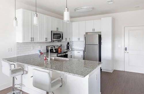 Athens Apartment | Landing | Stunning 1BD, Gym, Pool