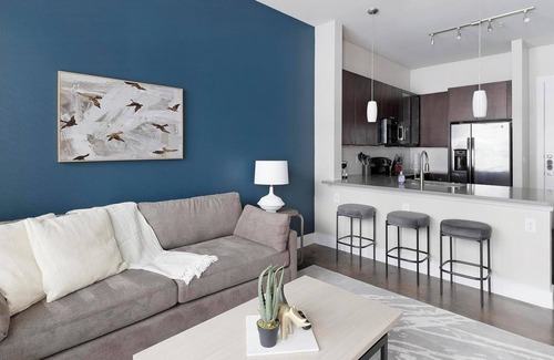 Old East Dallas Apartment | Landing | Stunning 1BD, Gym, Yoga Studio