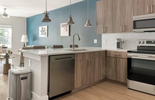 Town Center Apartment | Landing | Stunning 1BD, Pool, Rooftop Lounge
