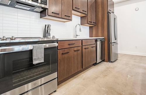 Downtown St. Louis Apartment | Landing | Stunning 1BD, Pool, Gym