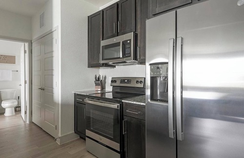 Austin Apartment | Landing | Stunning 1BD, Pool, Gym