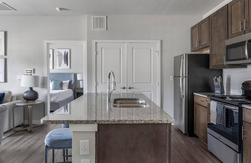 Dallas Apartment | Landing | Stunning 1BD, Pool, Gym