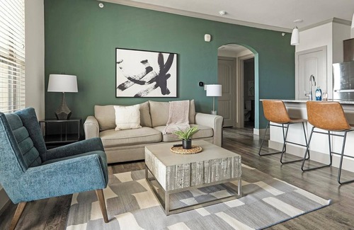 Manor Apartment | Landing | Stunning 1BD, Pool, Gym