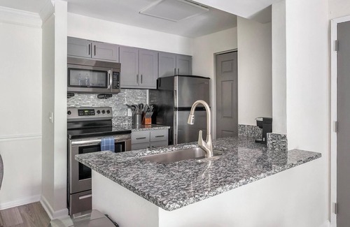 Green Hills Apartment | Landing | Stunning 1BD, Pool, Courtyard