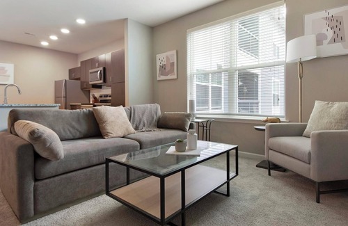 Chesterfield Apartment | Landing | Stunning 2BD, Clubhouse, Courtyard