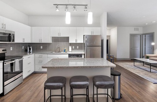 Haltom City Apartment | Landing | Stunning 2BD, Pool, Yoga Studio