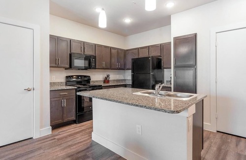 San Antonio Apartment | Landing | Stunning 2BD, Pool, Gym
