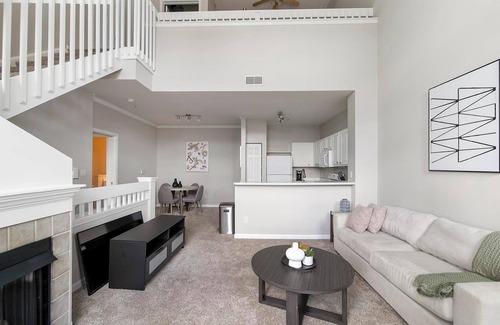 West Dundee Apartment | Landing | Stunning 2BD, Pool, Gym