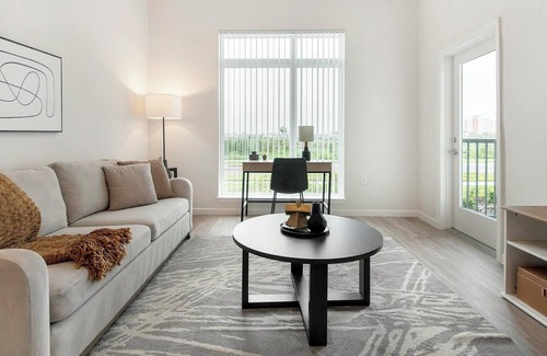Florida Center Apartment | Landing | Stunning 2BD, Pool, Clubhouse