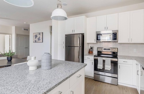 Tarrant County Apartment | Landing | Stunning 2BD, Clubhouse, Yoga Studio