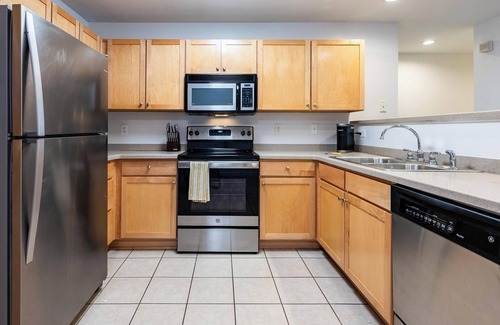 Wilmington Apartment | Landing | Stunning 2BD, Gym, Tennis Court