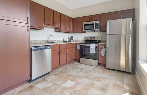 Chillum Apartment | Landing | Stunning Studio, Pool, Courtyard