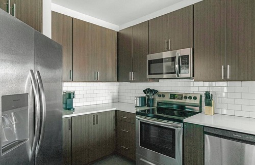 Richmond Apartment | Landing | Stylish 1BD, Clubhouse, Pool