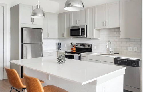 Montopolis Apartment | Landing | Stylish 1BD, Clubhouse, Gym