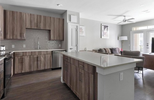 Katy Apartment | Landing | Stylish 1BD, Clubhouse, Pool