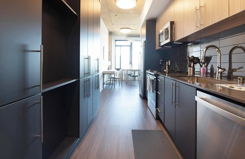 Baileys Crossroads Apartment | Landing | Stylish 1BD, Game Room, Gym