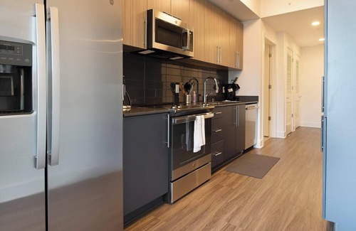 Baileys Crossroads Apartment | Landing | Stylish 1BD, Game Room, Gym