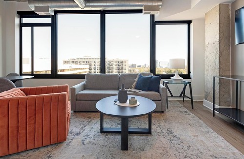 Baileys Crossroads Apartment | Landing | Stylish 1BD, Game Room, Gym