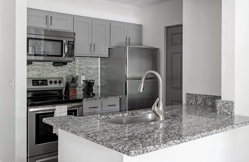 Green Hills Apartment | Landing | Stylish 1BD, Gym, Courtyard