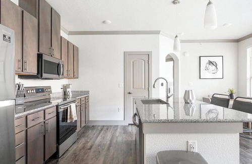 Manor Apartment | Landing | Stylish 1BD, Gym, Clubhouse