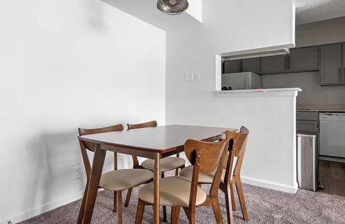 Windsor Park Apartment | Landing | Stylish 1BD, Gym