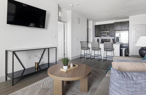 Austin Apartment | Landing | Stylish 1BD, Gym, Pool