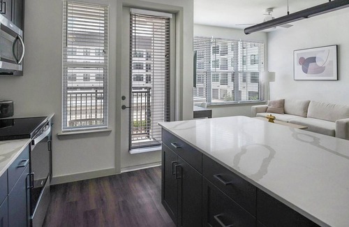 Northside Apartment | Landing | Stylish 1BD, Gym, Clubhouse