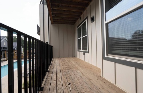 Huntersville Apartment | Landing | Stylish 1BD, Pool, Yoga Studio