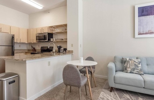 New Pathways Apartment | Landing | Stylish 1BD, Pool, Gym