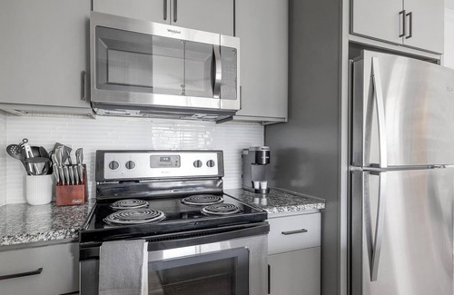 McNeil Apartment | Landing | Stylish 1BD, Pool, Gym