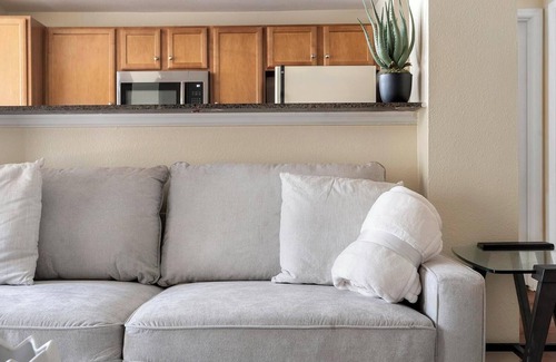 Sweetbriar Apartment | Landing | Stylish 1BD, Pool, Clubhouse